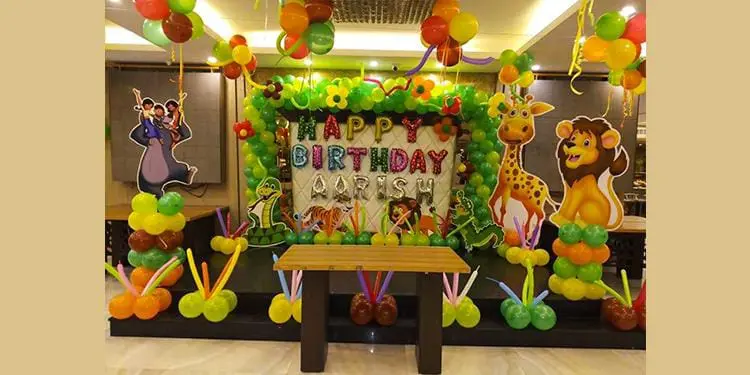 Colorful Jungle Theme Balloon Decoration